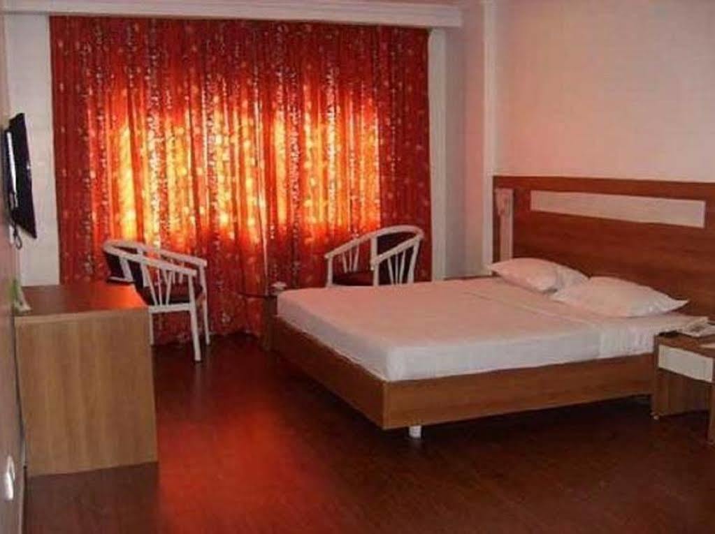 Fabhotel Royal Star Chennai Zewnętrze zdjęcie